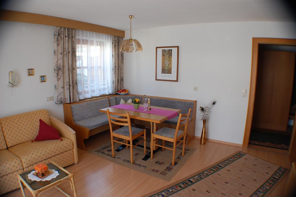 ナウダースApart Padoellerアパートメント 部屋 写真